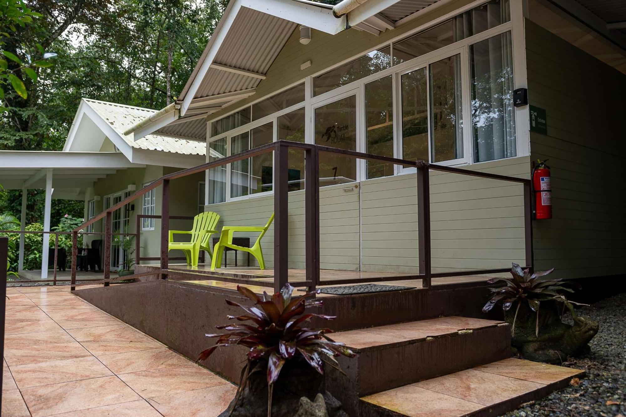 Jaguar Inn Bungalows Puerto Viejo de Talamanca Extérieur photo